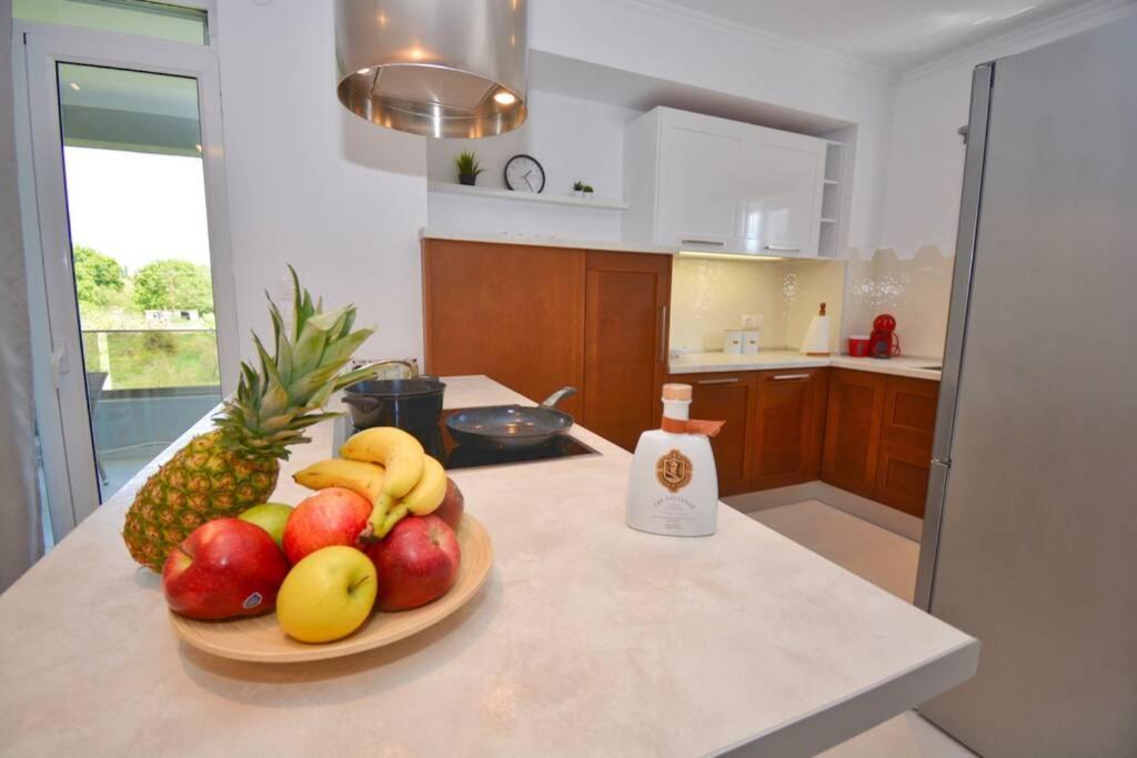 Potamos Deluxe White Apartment Exterior photo