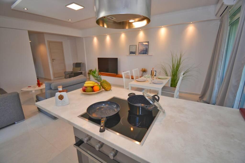 Potamos Deluxe White Apartment Exterior photo